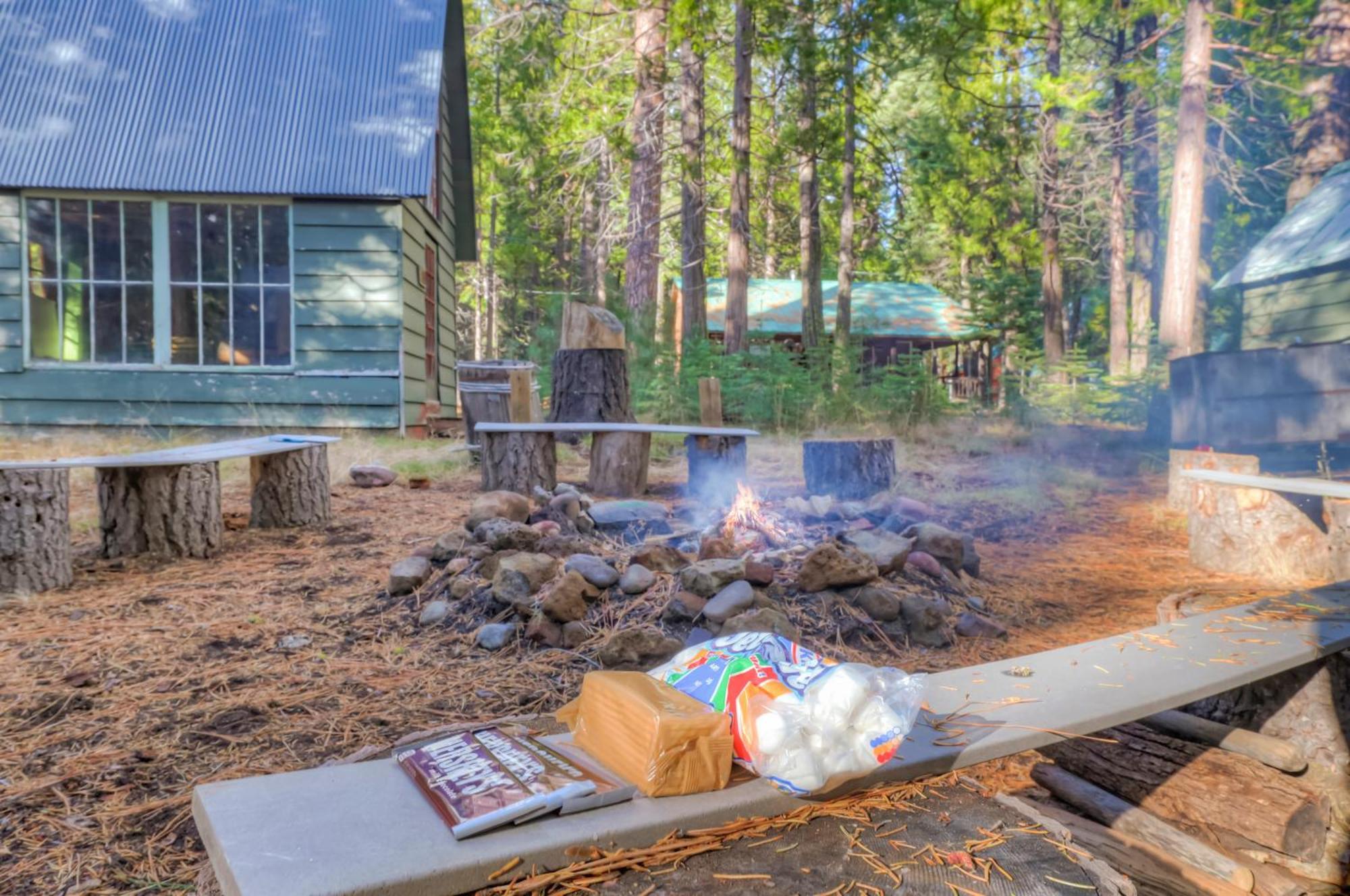 Spacious Classic Cabin Retreat- Near Lassen Mill Creek Extérieur photo